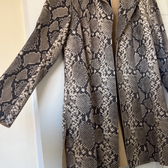 Premise petite suede animal snakeskin print, blazer long jacket. New with tags - Picture 4 of 5